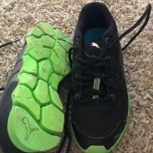 Hardly Used Size 8 Mens US Puma running shoes